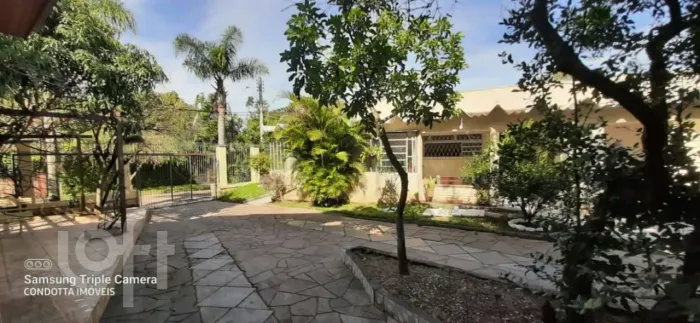 Casa à venda em Vila Assunção com 400 m², 5 quartos, 1 suíte, 3 vagas