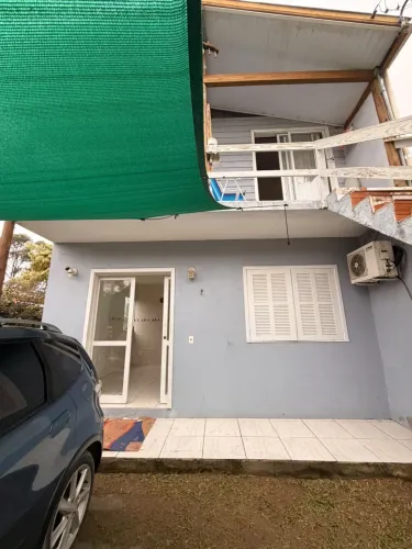 Alugo casa ANUAL na praia do Rosa próximo à SURFLAND