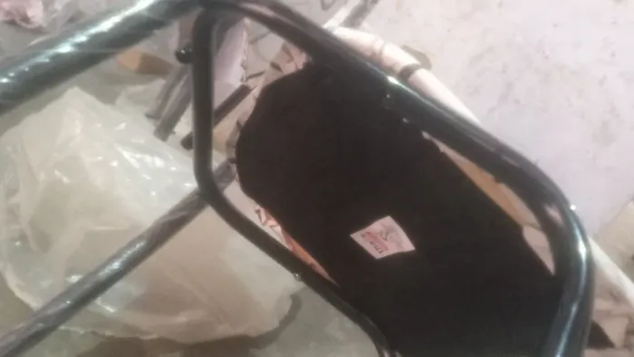 Vendo 3 estantes de ferro em bom estado