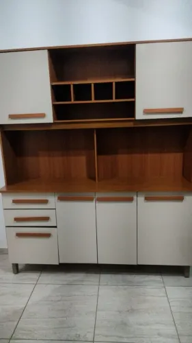 Vendo armário de pé