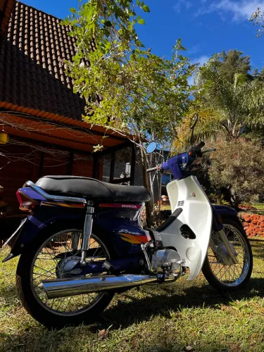 Honda C-100 Dream