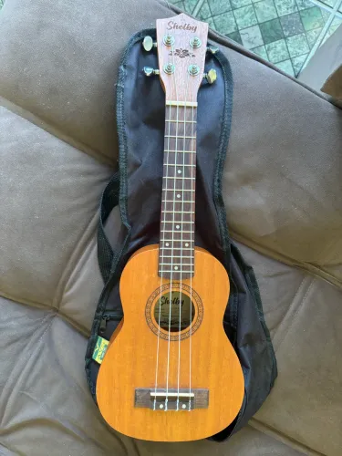 Ukulele Shelby