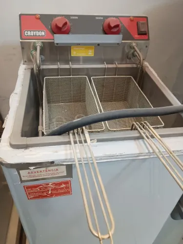 Vendo fritadeira elétrica