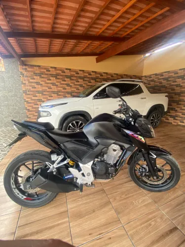 Honda Cb300f