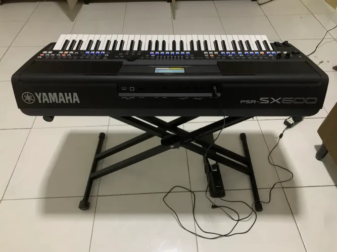 Teclado yamaha sx600 ( NOVO APENAS 2 MESES DE USO )