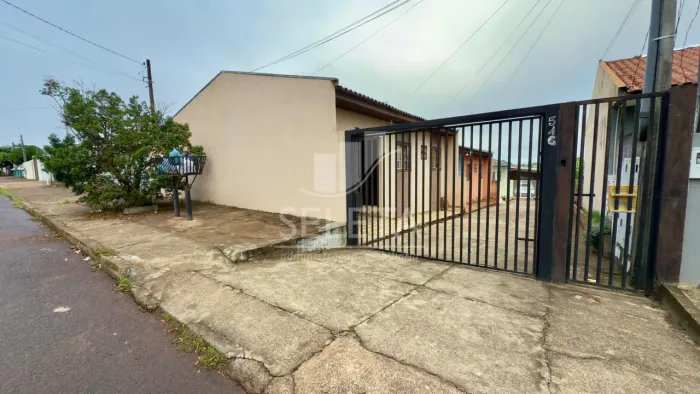Casa à venda em pequeno condomínio fechado no bairro Cascavel Velho