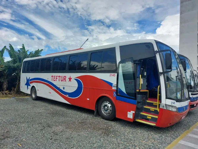 Onibus Rodoviario Busscar Volvo motor traseiro