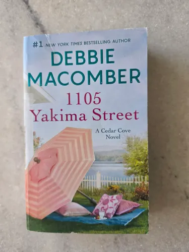 Livro em Inglês 1105 Yakima Street de Debbie Macomber