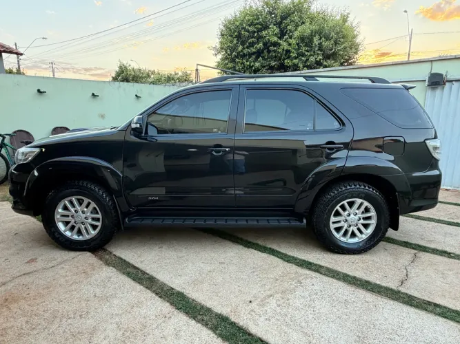 Toyota Hilux SW4 SRV D4-d 4X4 3.0 TDI Dies. AUT 2014