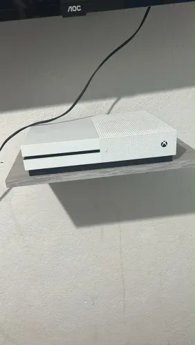 Vende-se Xbox One S