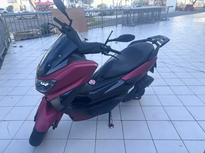 Yamaha Nmax 1600cc 2018 - Vendedora