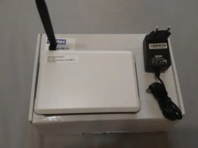 Roteador WiFi Baytec Modelo RTA-04N1T1R Com Fonte