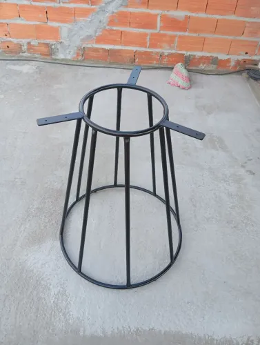 Base de mesa  cone industrial 