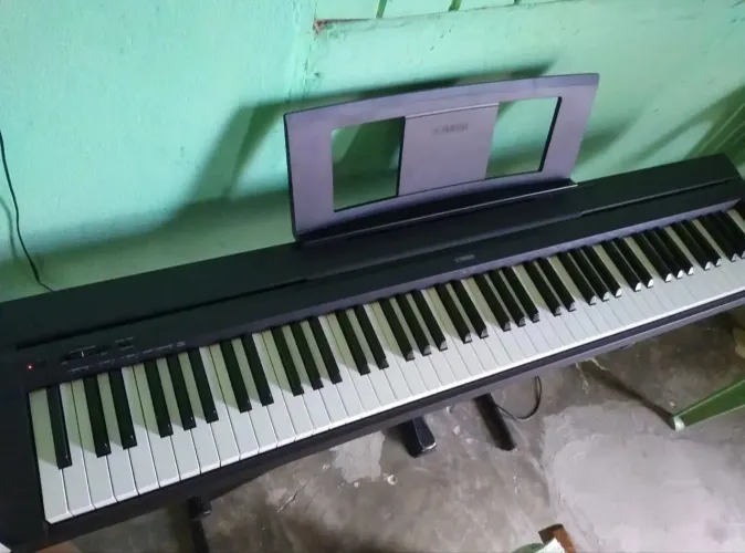 Piano digital Yamaha P45