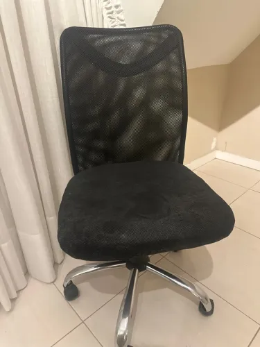 Cadeira com rodízio