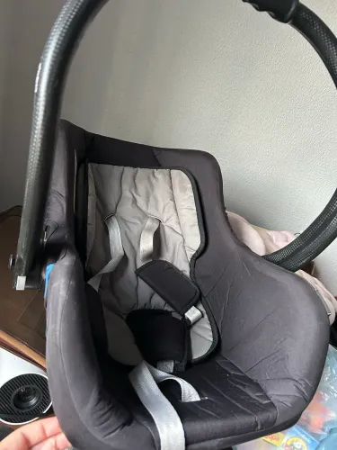 Bebê conforto e Cadeirinha alimentação 