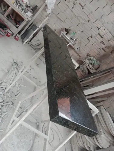 Mármore, granitos balcão  no material verde Ubatuba tamanho 2.03×0,45 de largura 