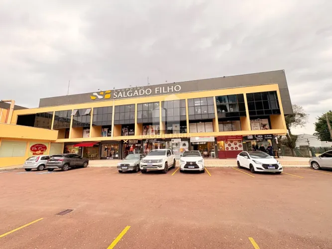 Excelente Sala Comercial no Uberaba Condomínio Salgado Filho (C/ Estacionamento)