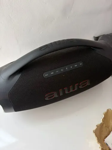 Caixa de som Aiwa + bolsa de transporte 