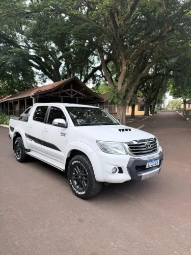Toyota Hilux CD Limited 4X4 3.0 TDI Diesel Aut. 2015