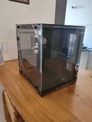 Gabinete para PC novo, sem uso, com caixa.