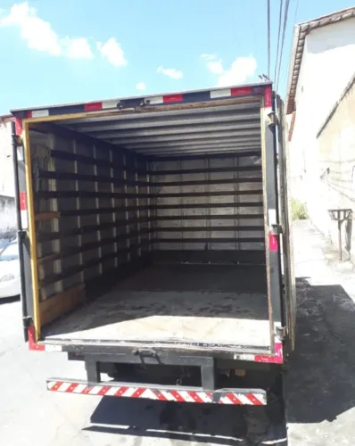 Vendo baú  de caminhão sprinter 