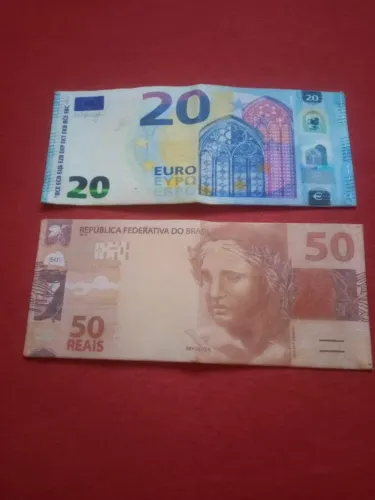 Vendo 2 carteira. de sedula de dinheiro 150 reais