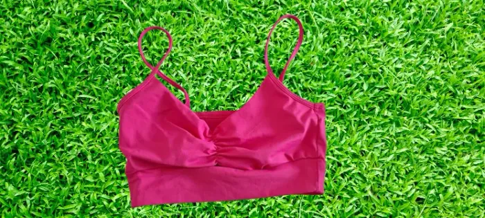 Conjunto fitness: top sem bojo mais saia short rosa pink