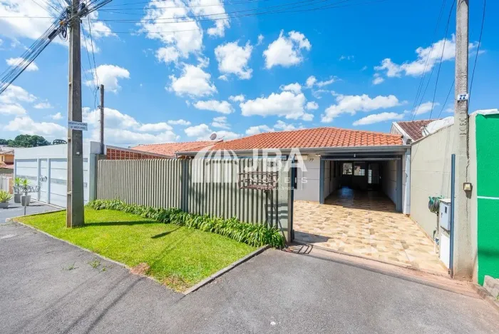 LINDA CASA TÉRREA EM COLOMBO COM 205,00M²