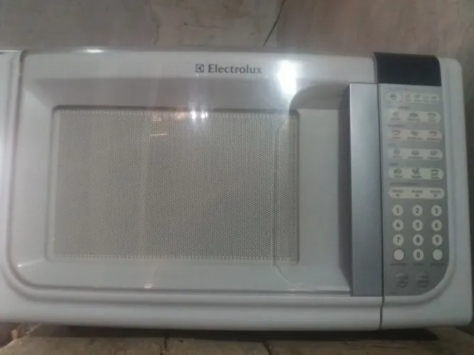Microondas da Electrolux 31 littos.em etimo estado 