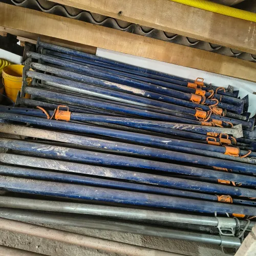 Escoras para laje, 1,80 a 3,30 preço 140,00 cada