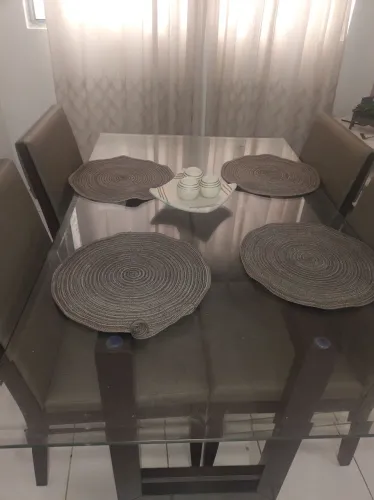 Mesa 4 cadeiras