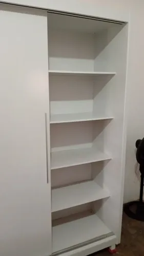 Vendo um guarda-roupa grande de casal, 5 mês de uso, WhatsApp *,valor 1000