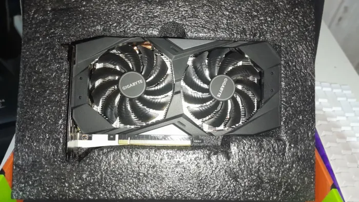 Placa de Vídeo GTX 1660 Super Gigabyte OC 6GB (Windforce) - Na Caixa / Estado de Nova