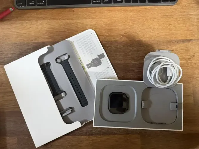 Apple Watch Ultra 2 Black 49MM GPS + CEL - Ainda Na Garantia Apple - Bateria 97% - Até 18x