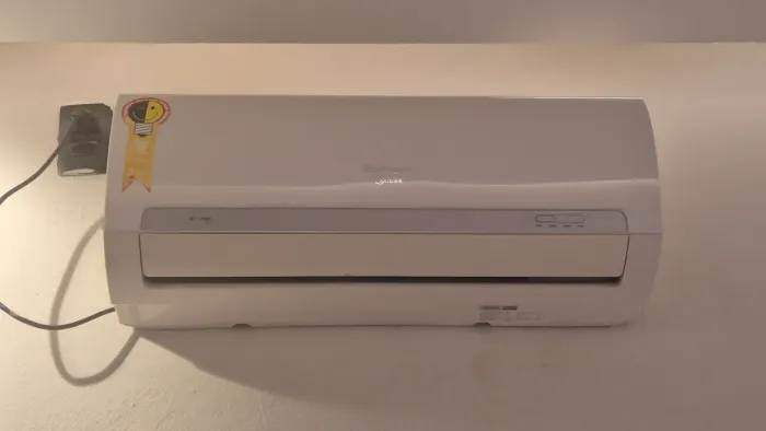 AR CONDICIONADO MIDEA USADO