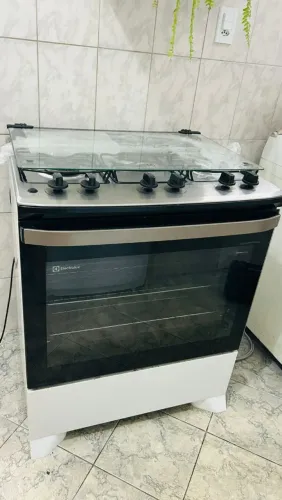 Fogão 05 Bocas, Eletrolux, Modelo: FE5IB Perfec, em perfeito estado de conservação!