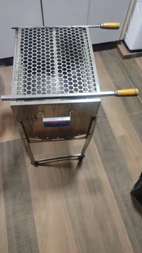 Churrasqueira de inox com grelha