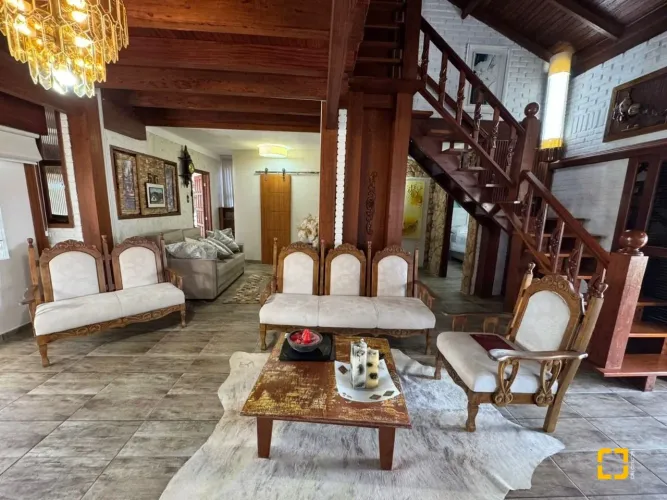 Casa à venda em Jurerê - Florianópolis | 4 suítes | Piscina | 280 m² privativos