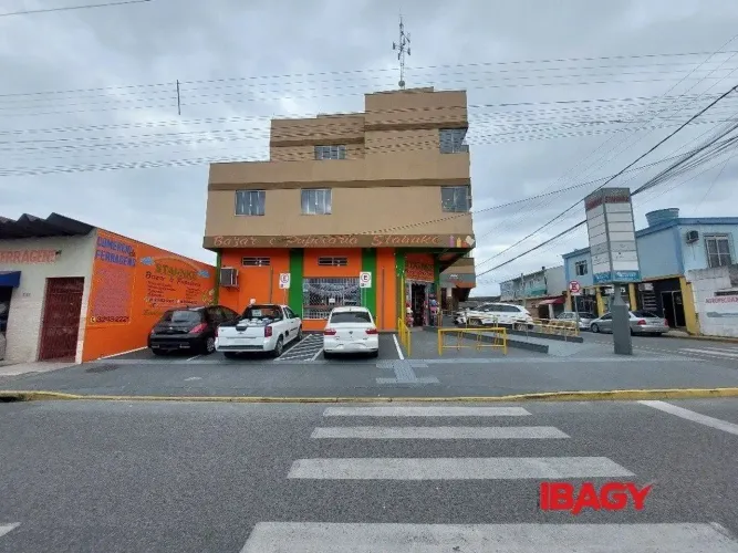 Oportunidade! Salas/Conjuntos em Praia João Rosa - Biguaçu