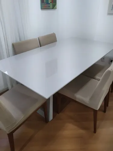 Mesa com 6 cadeiras