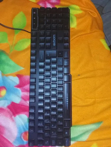 Teclado e mouse que tem softwares próprio 
