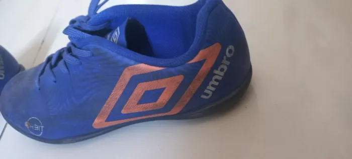 Chuteira  infantil . Umbro