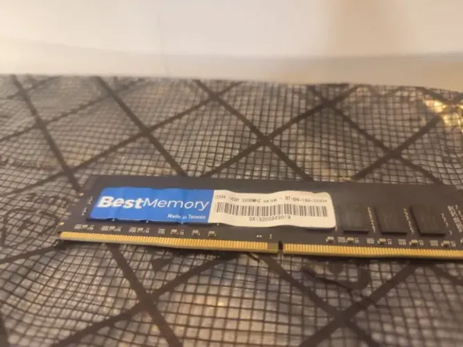Memória RAM DDR4 16GB 3200MHz BestMemory