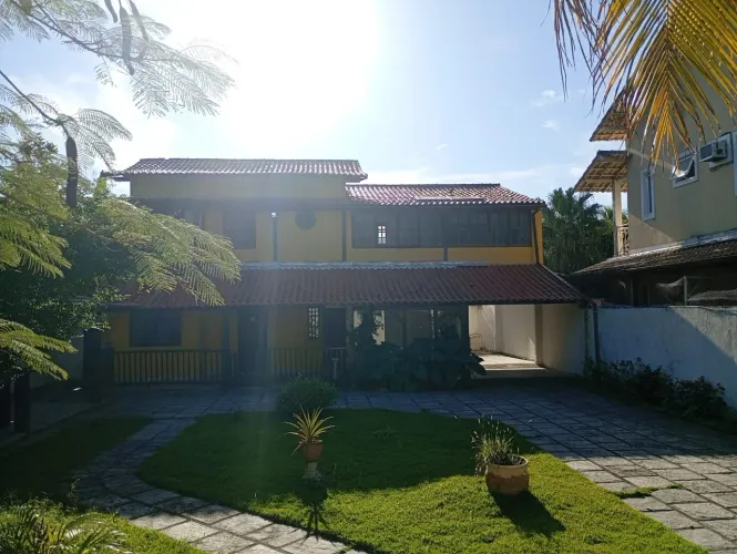 Casa Itaipu 3 quartos 2 vagas terreno 15x30 Região Oceânica Niterói