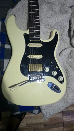 Vendo guitarra sx strato 