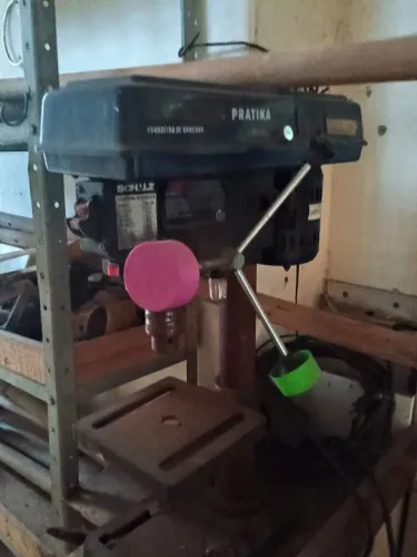 VENDO FURADEIRA ELÉTRICA DE BANCADA