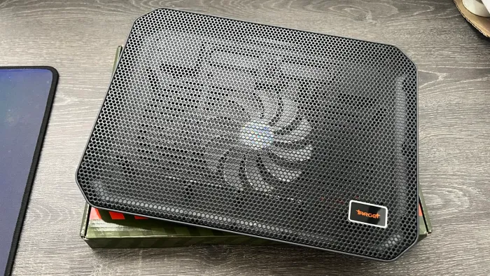 Suporte para notebook ajustável com LED e refrigeração silenciosa