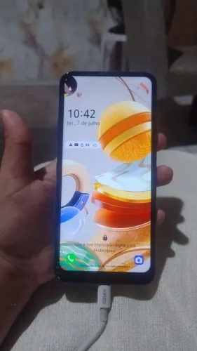 Vendo um celularLG K61