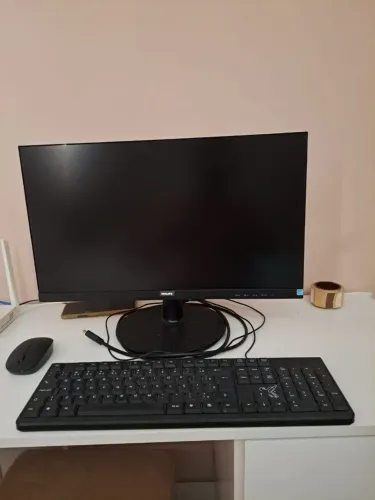 Vendo um monitor 20 polegadas juntamente com o teclado e um mouse